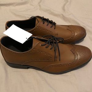 BROWN DRESS SHOES, NEVER WORN!
